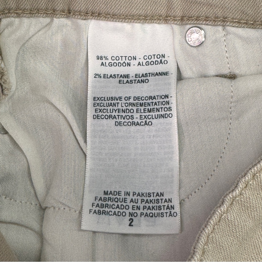 Denizen from Levi's Women's Tan Stretch Jean Shorts Size 2 - Picture 9 of 10